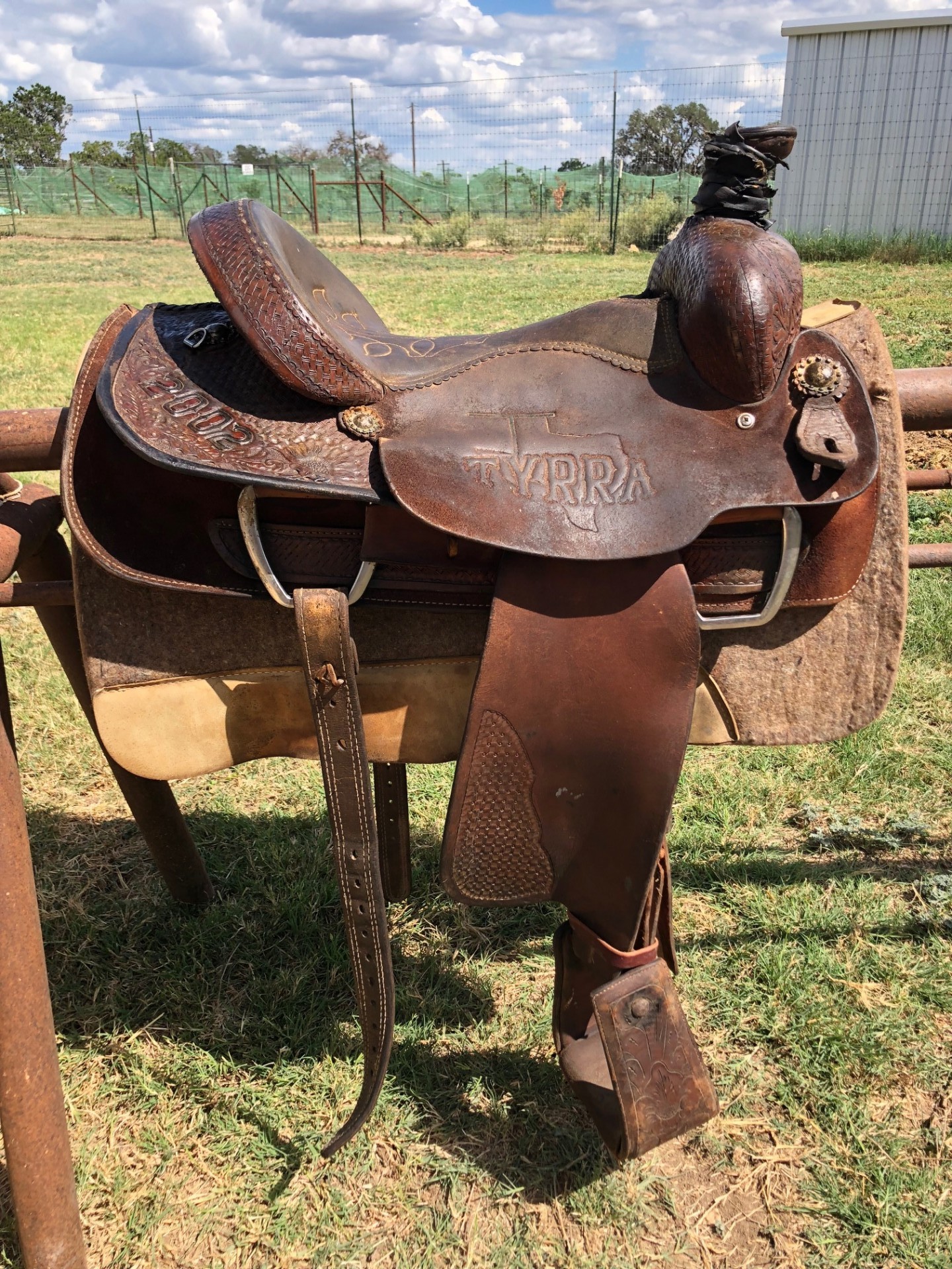 15.5 inch Double J Roping Saddle