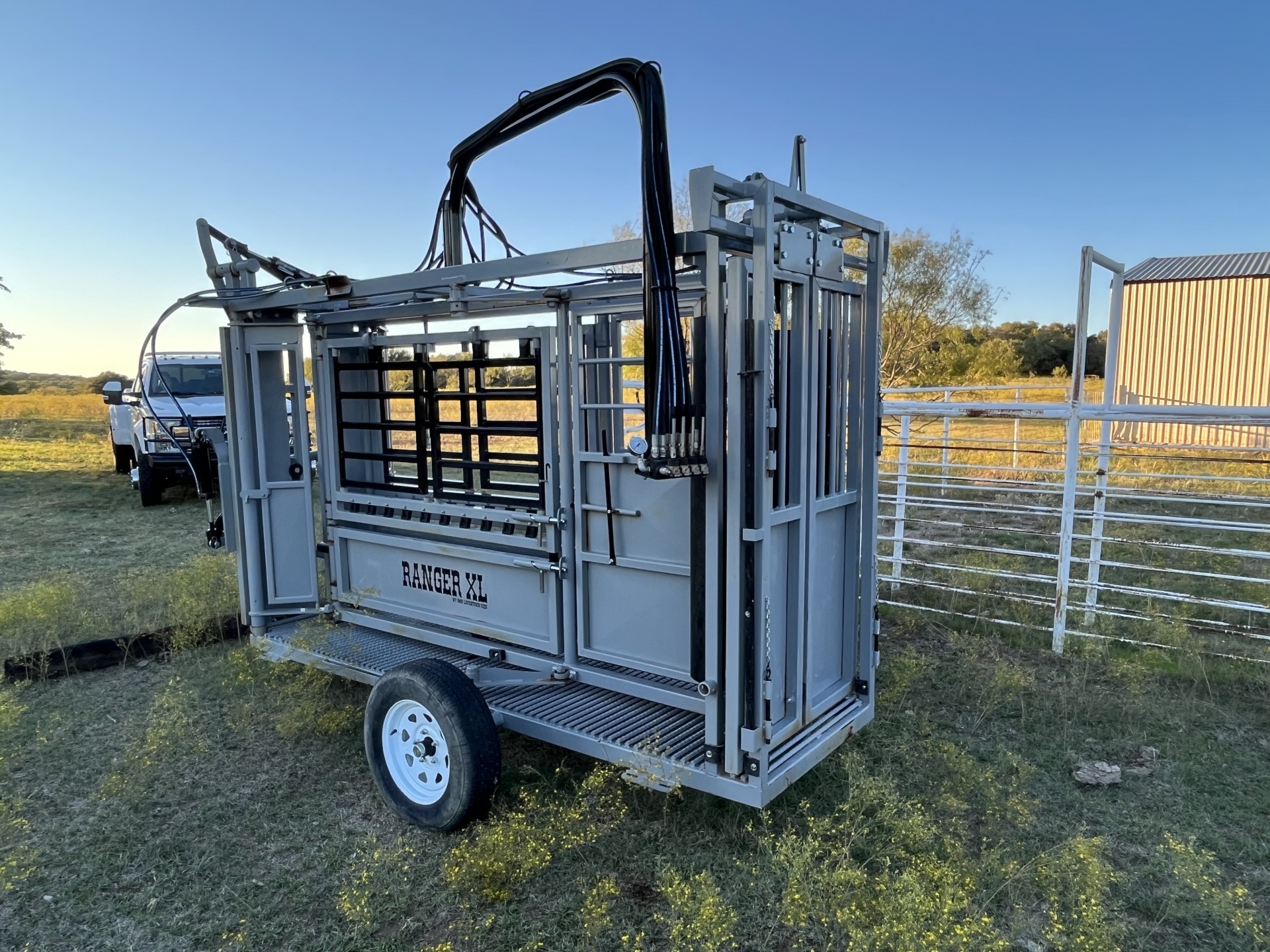 Ranger XL Hydraulic Cattle Chute