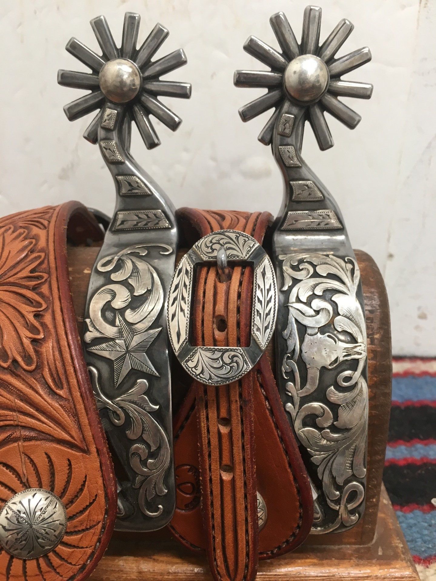 ANDERS MOUNTED SPURS/BUCKLES