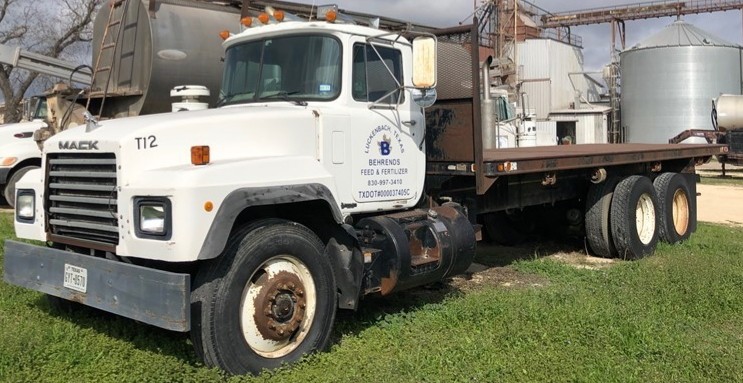 96 Mack Flatbed Truck